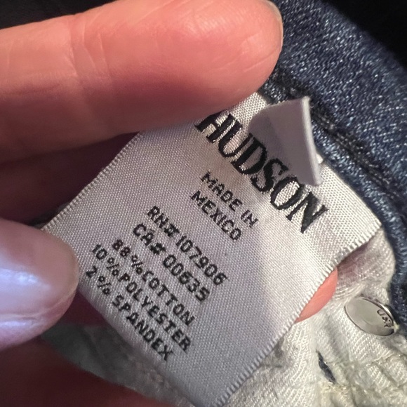 Hudson Jeans. Size 31. Inseam 29 - Picture 4 of 11
